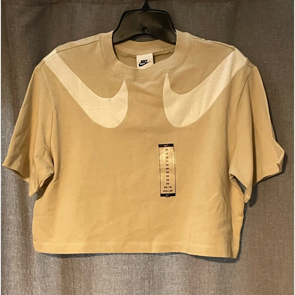 Nike boxy crop t-shirt